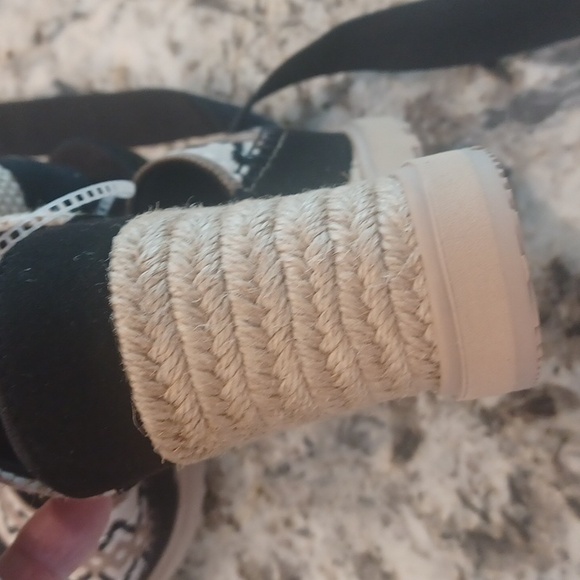 UGG ABBOT ANKLE WRAP PLATFORM WEDGE SANDALS WOMEN'S $150 - Picture 9 of 12